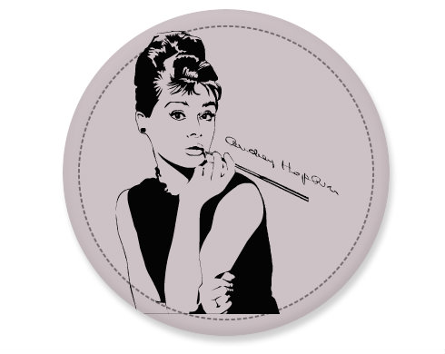 Audrey Hepburn Placka - Bílá