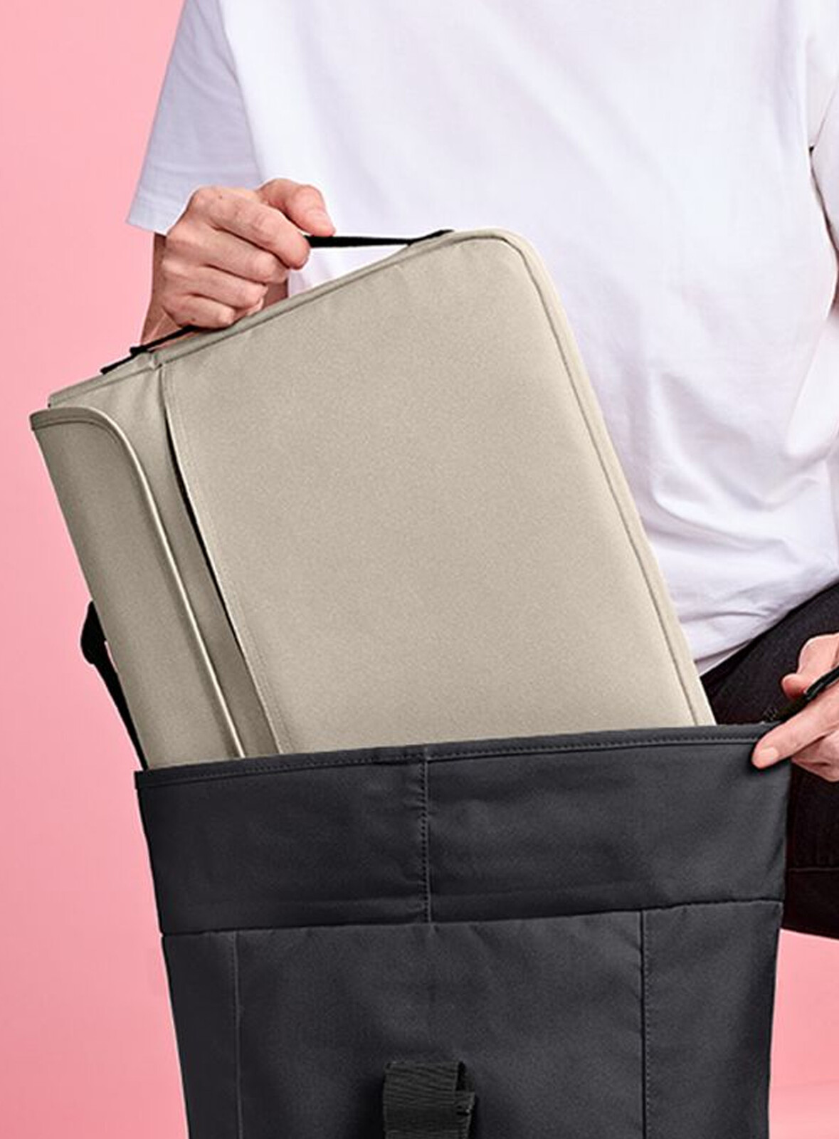 Pouzdro na notebook Shift